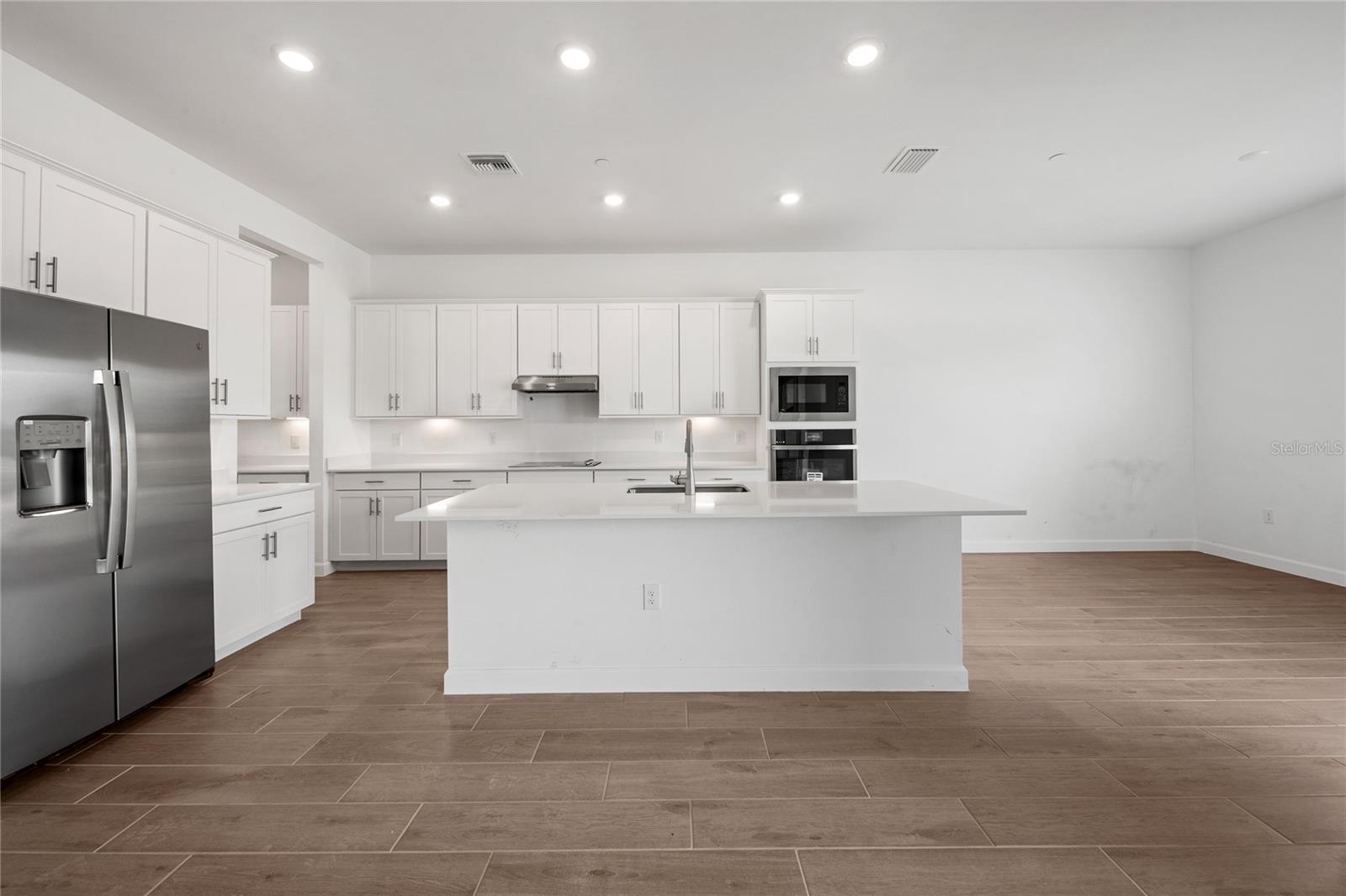 CALUSA COUNTRY CLUB - Residential