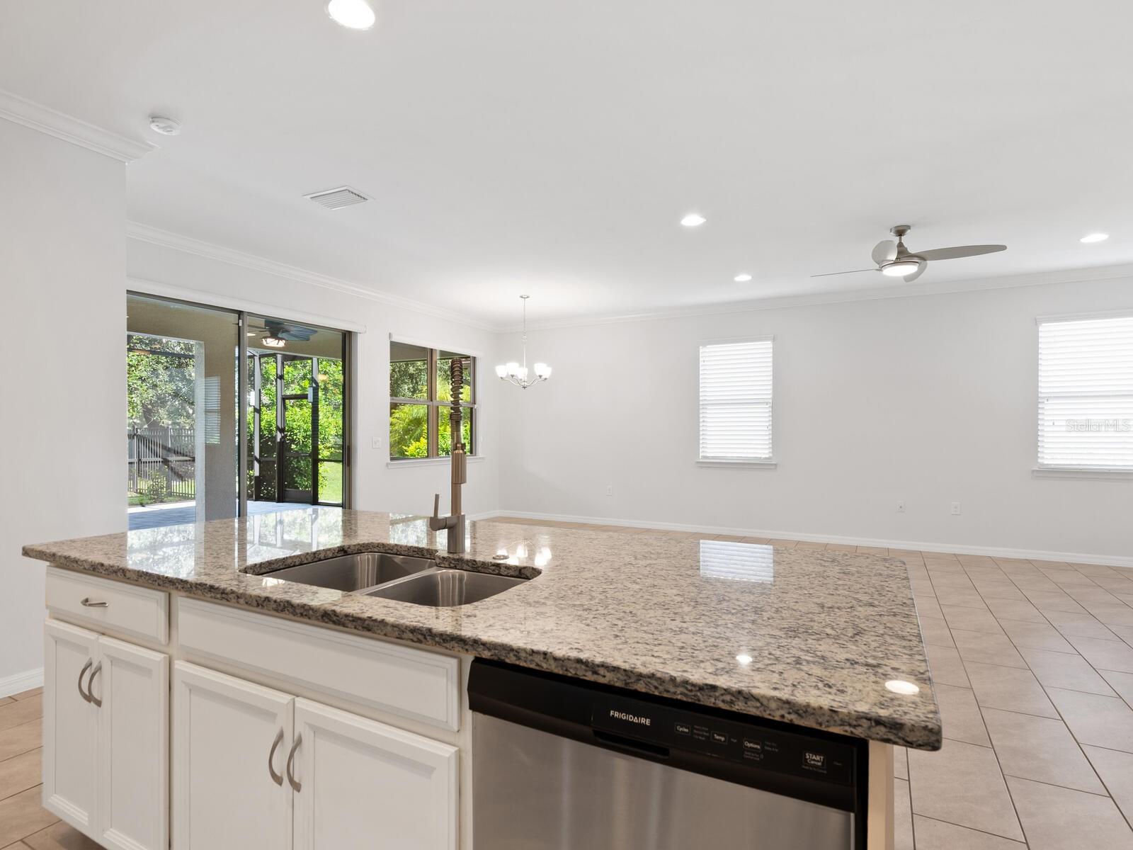 TOSCANA ISLES - Residential