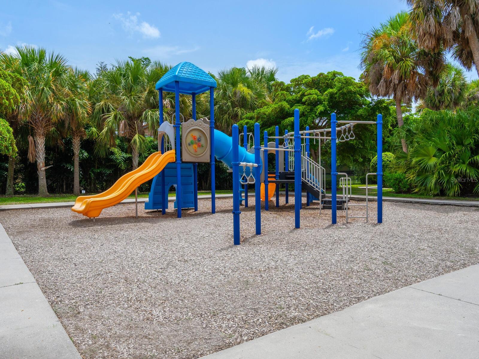 TOSCANA ISLES - Residential