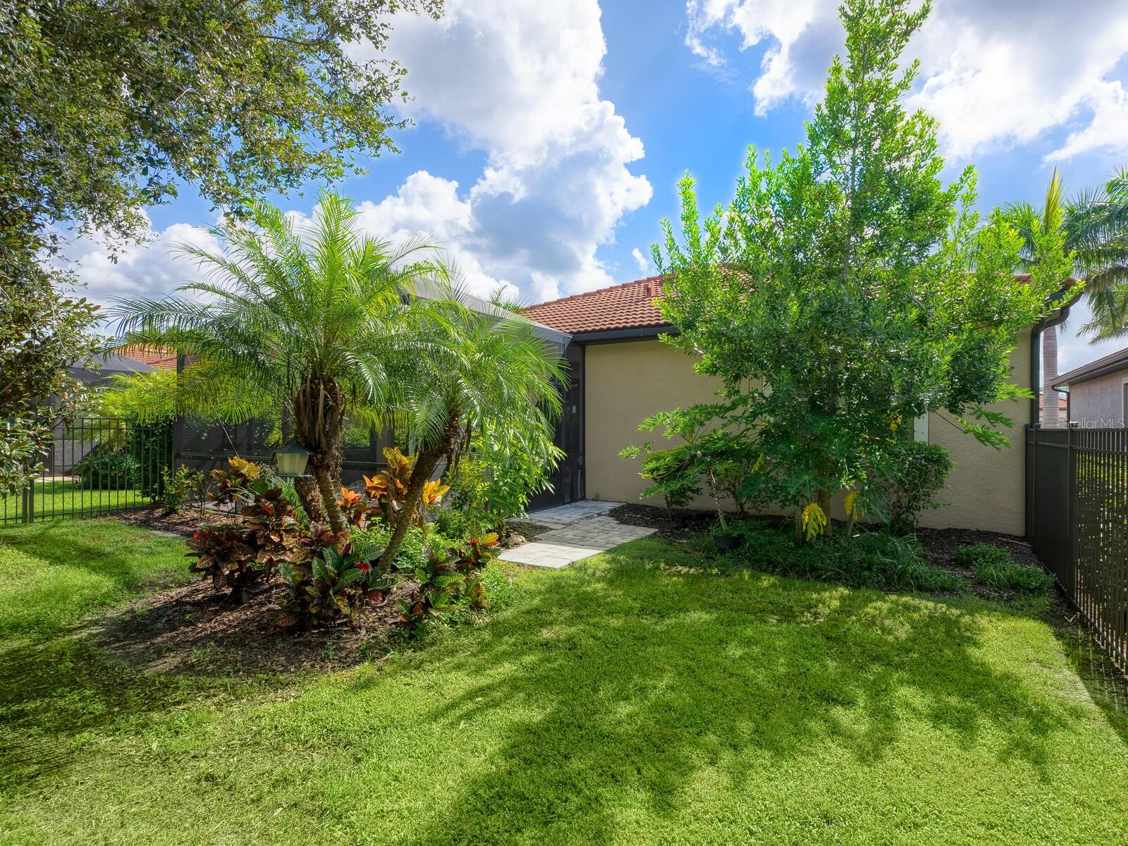 TOSCANA ISLES - Residential