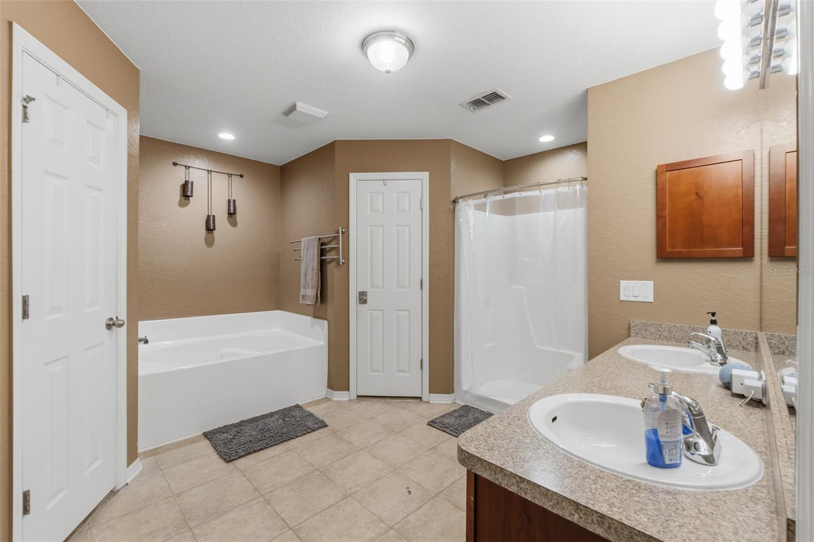 SPRING HILL UNIT 8 - Residential