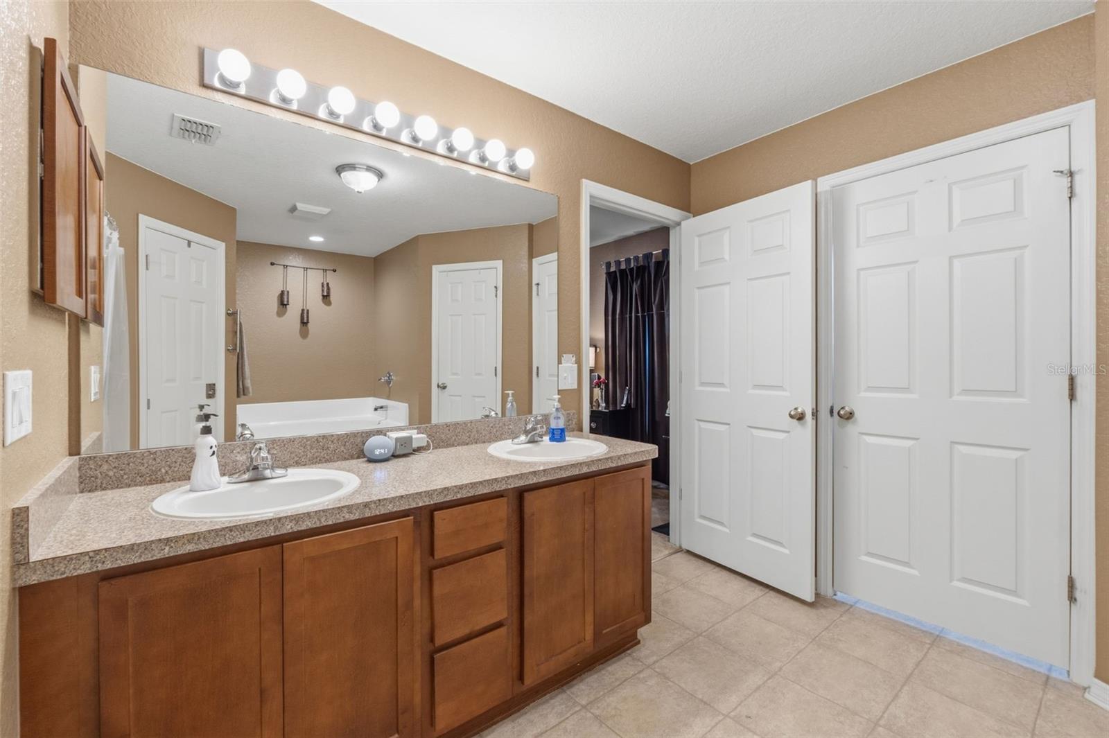 SPRING HILL UNIT 8 - Residential