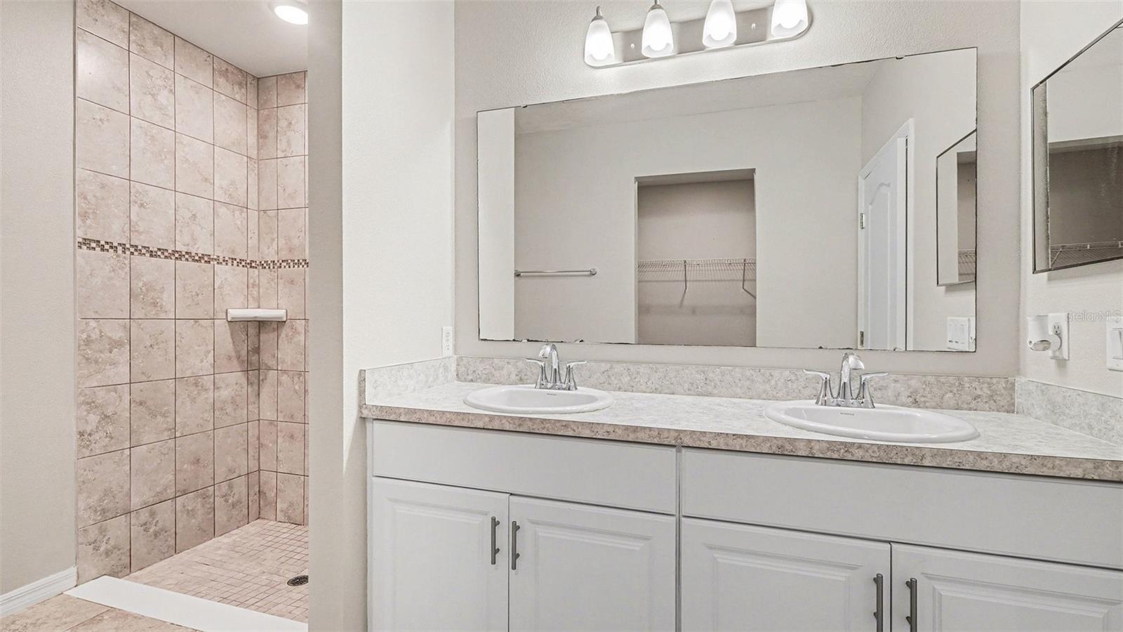 MARION OAKS UN 07 - Residential