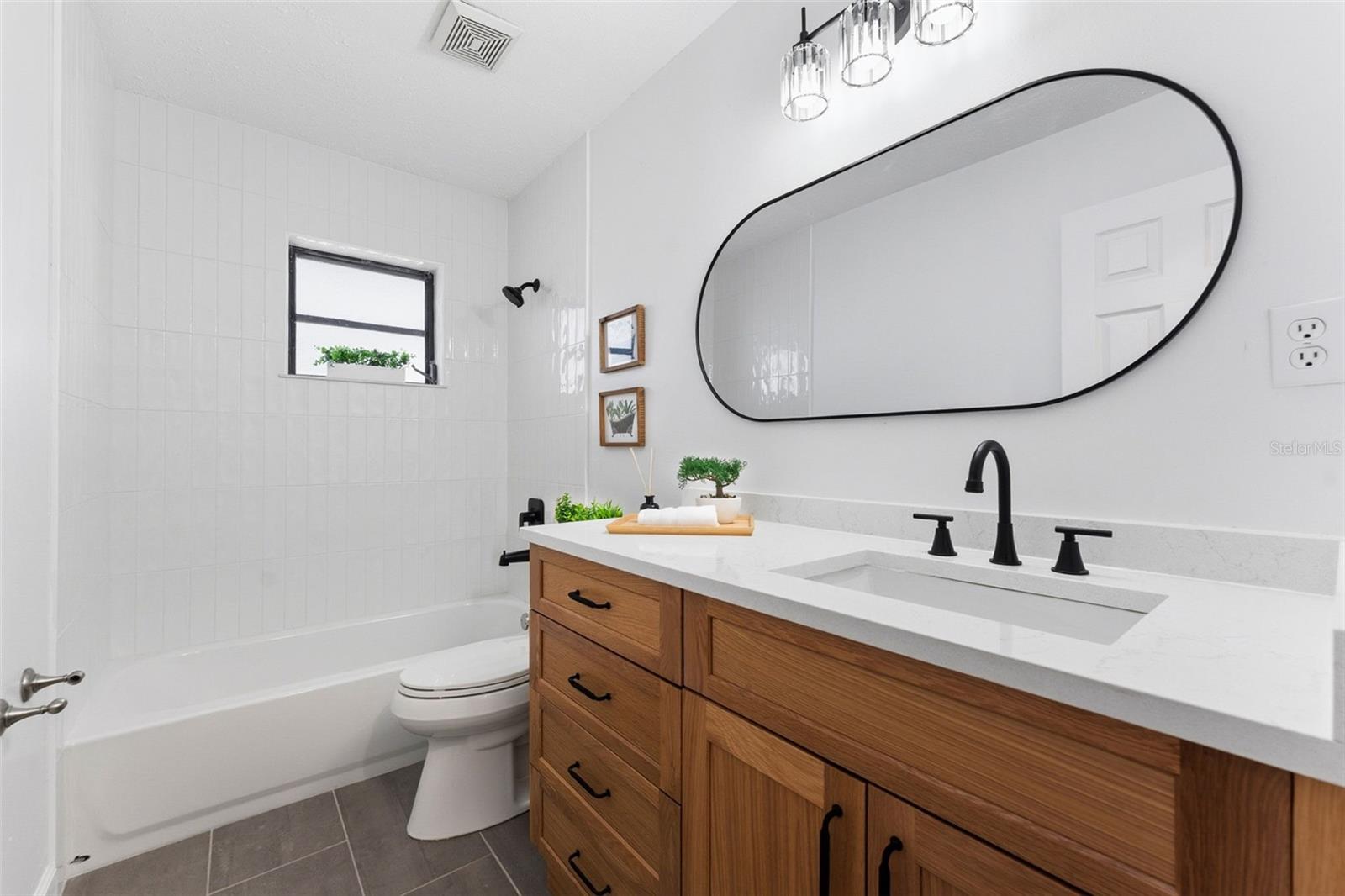 SOUTH VENICE - Residential