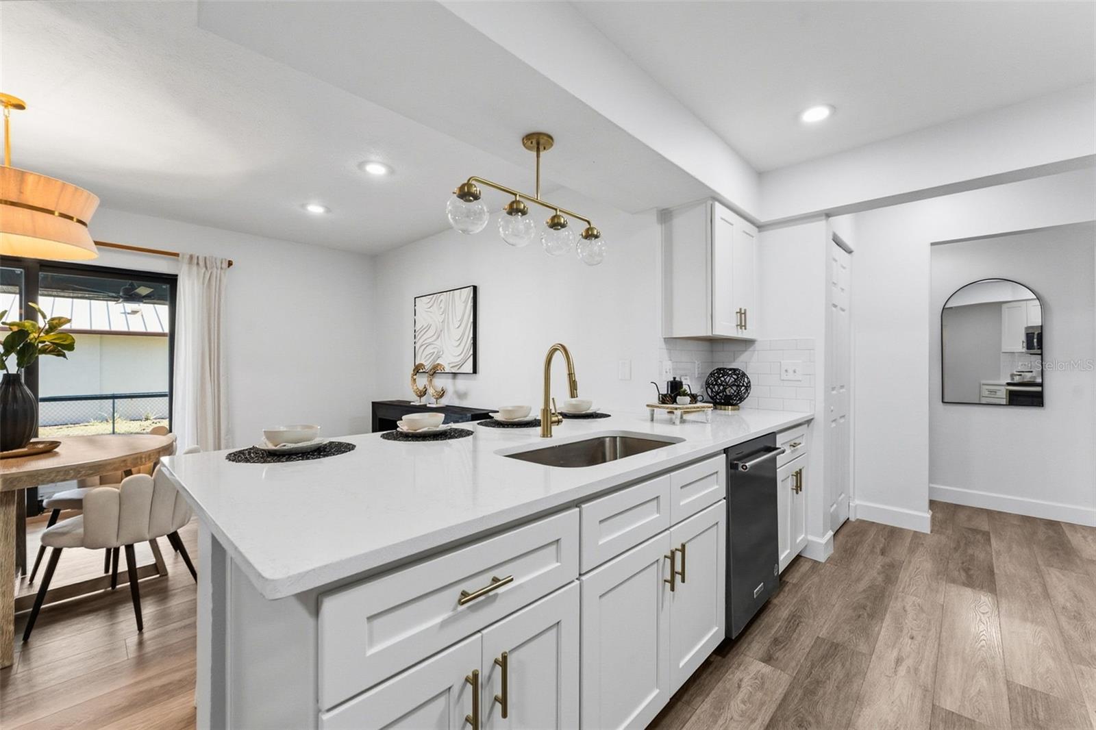 SOUTH VENICE - Residential