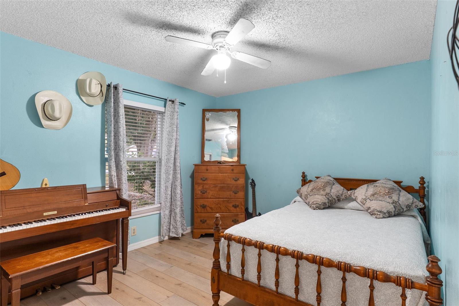 ACREAGE - Residential