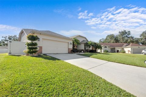 A home in WINTER HAVEN