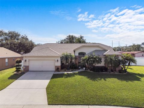 A home in WINTER HAVEN