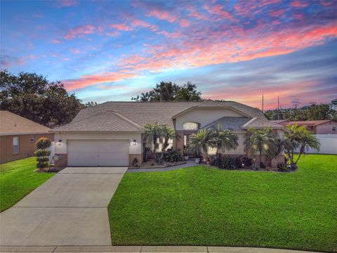 A home in WINTER HAVEN