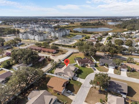 A home in WINTER HAVEN