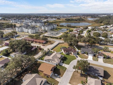 A home in WINTER HAVEN