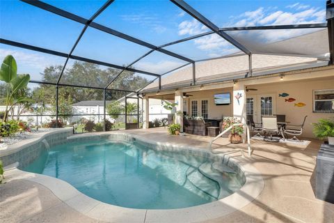 A home in WINTER HAVEN