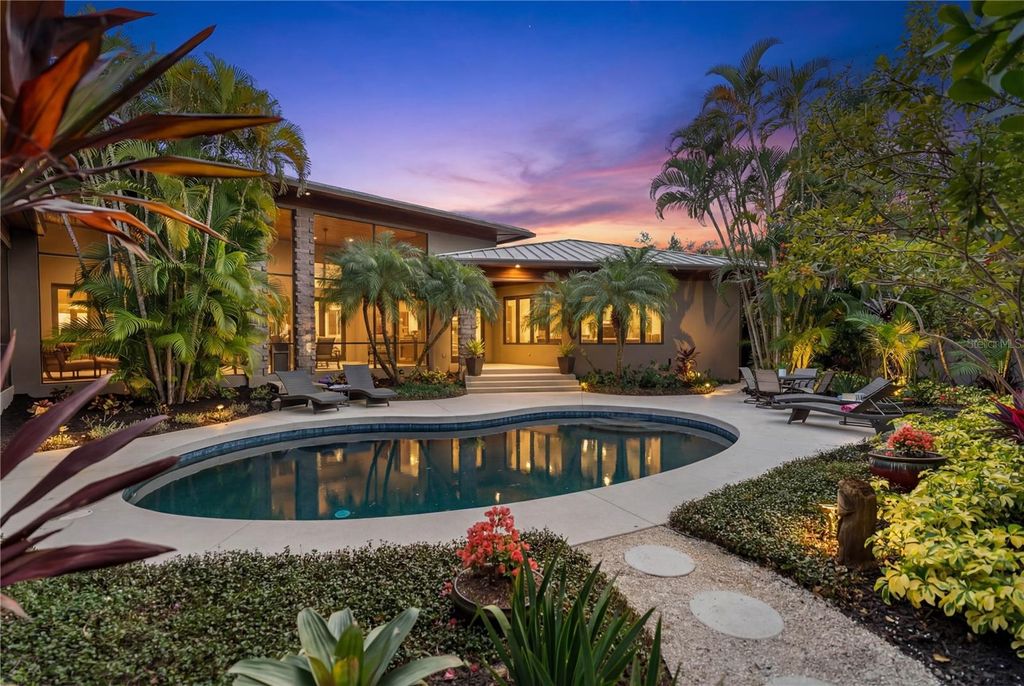 Photo of 1804 N Lake Shore Drive, Sarasota, FL 34231 (MLS # A4679067)