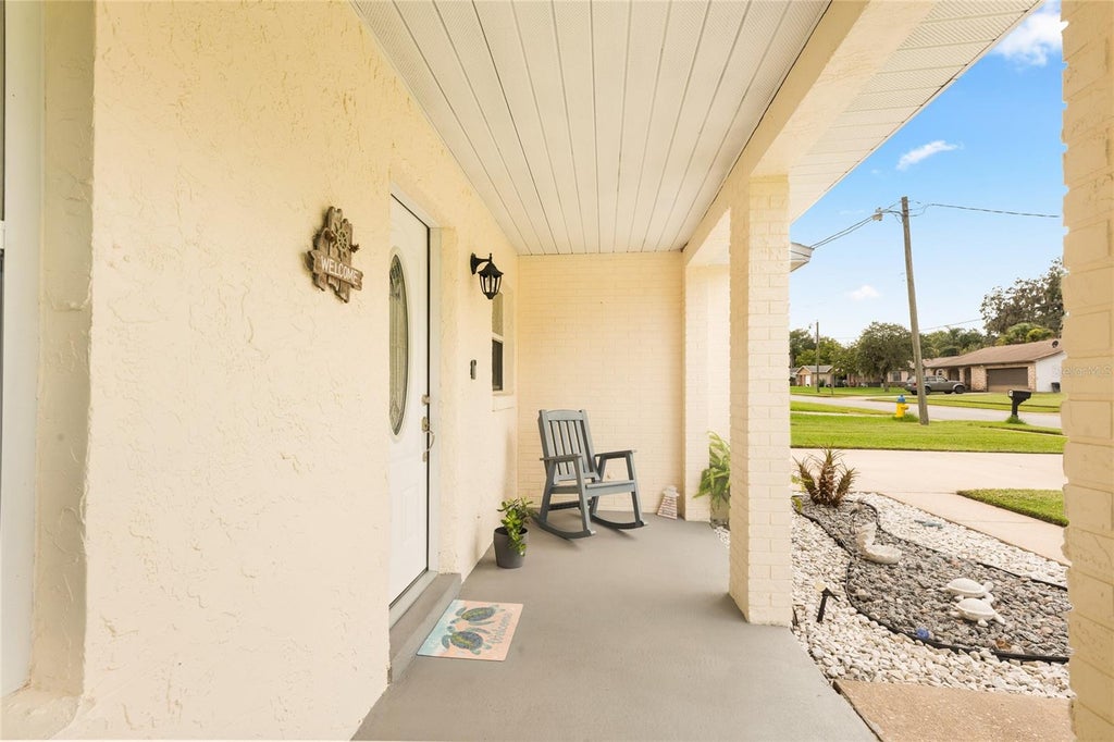 Photo of 38 Laurel Oaks Circle, Ormond Beach, FL 32174 (MLS # FC320155)