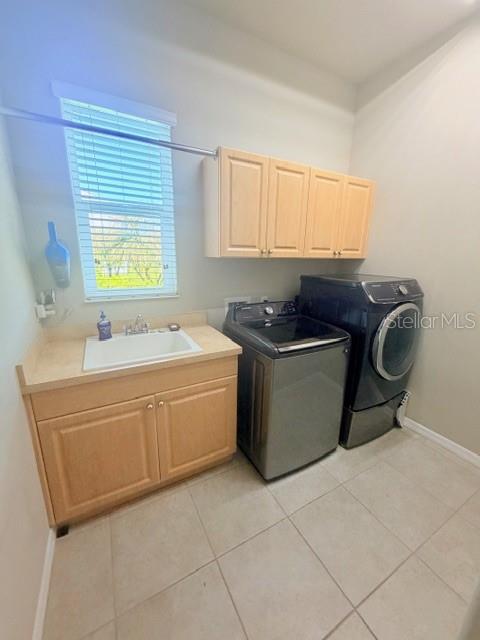 TWIN RIVERS - Residential