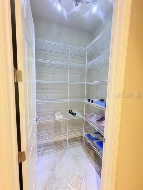 TWIN RIVERS - Residential