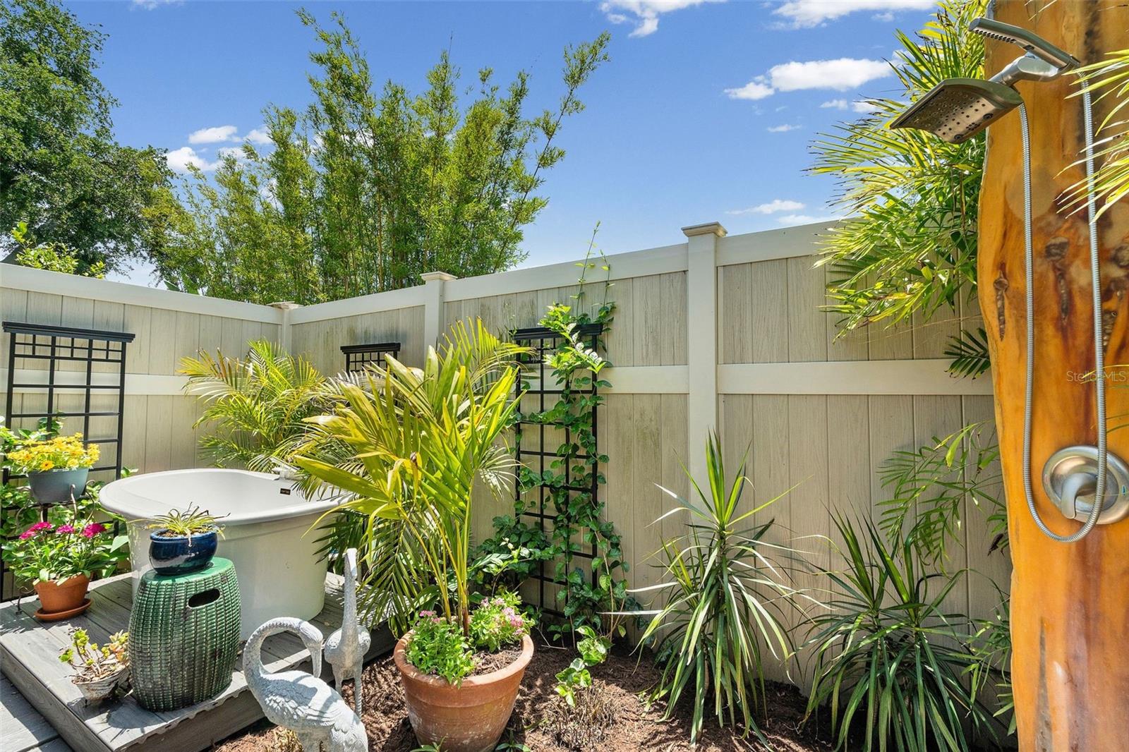 WILLOW LAKES ESTATES - Residential