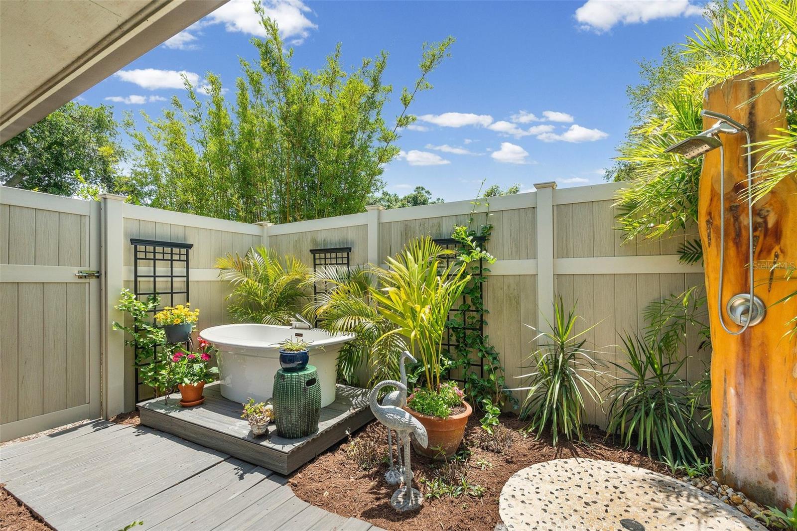 WILLOW LAKES ESTATES - Residential