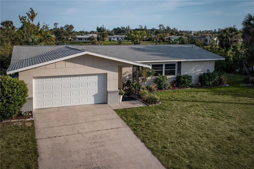 Photo of 512 Shamrock Blvd, Venice, FL 34293 (MLS # A4677386)