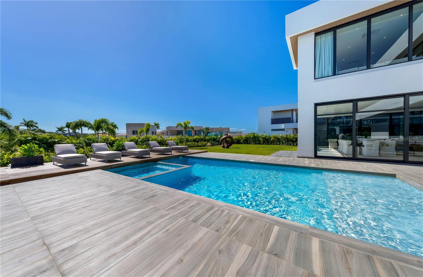 DORADO COUNTRY ESTATES - Residential