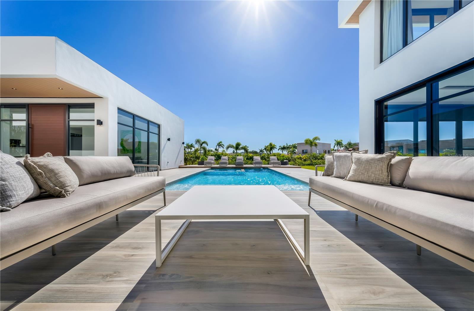 DORADO COUNTRY ESTATES - Residential