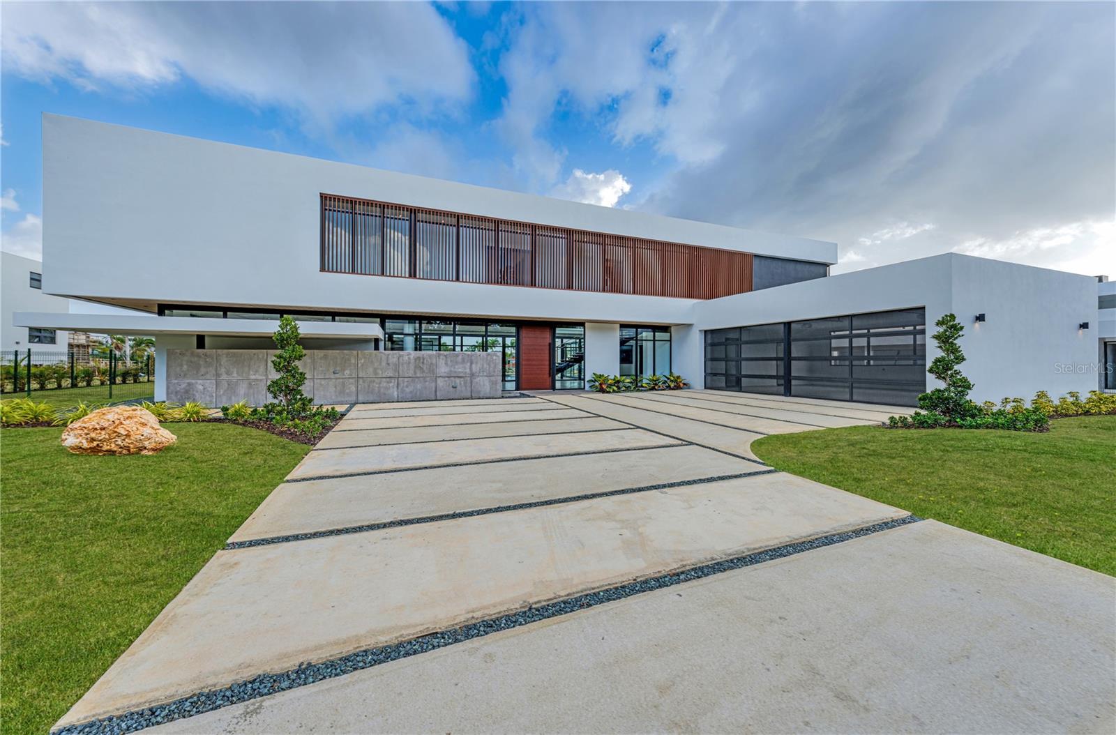 DORADO COUNTRY ESTATES - Residential