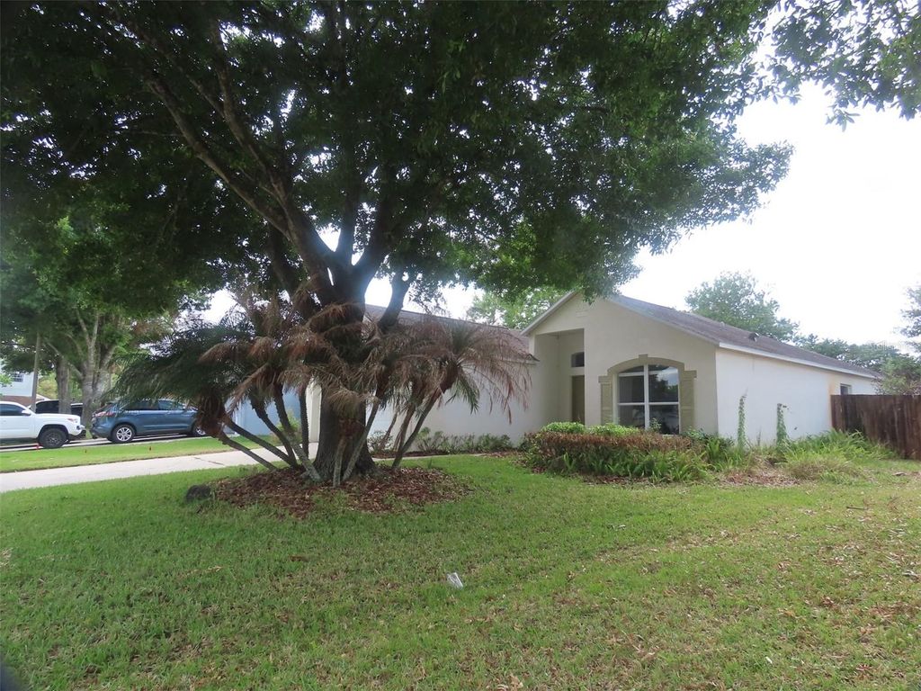 Photo of 118 Royalty Circle, Sanford, FL 32771 (MLS # O6404328)