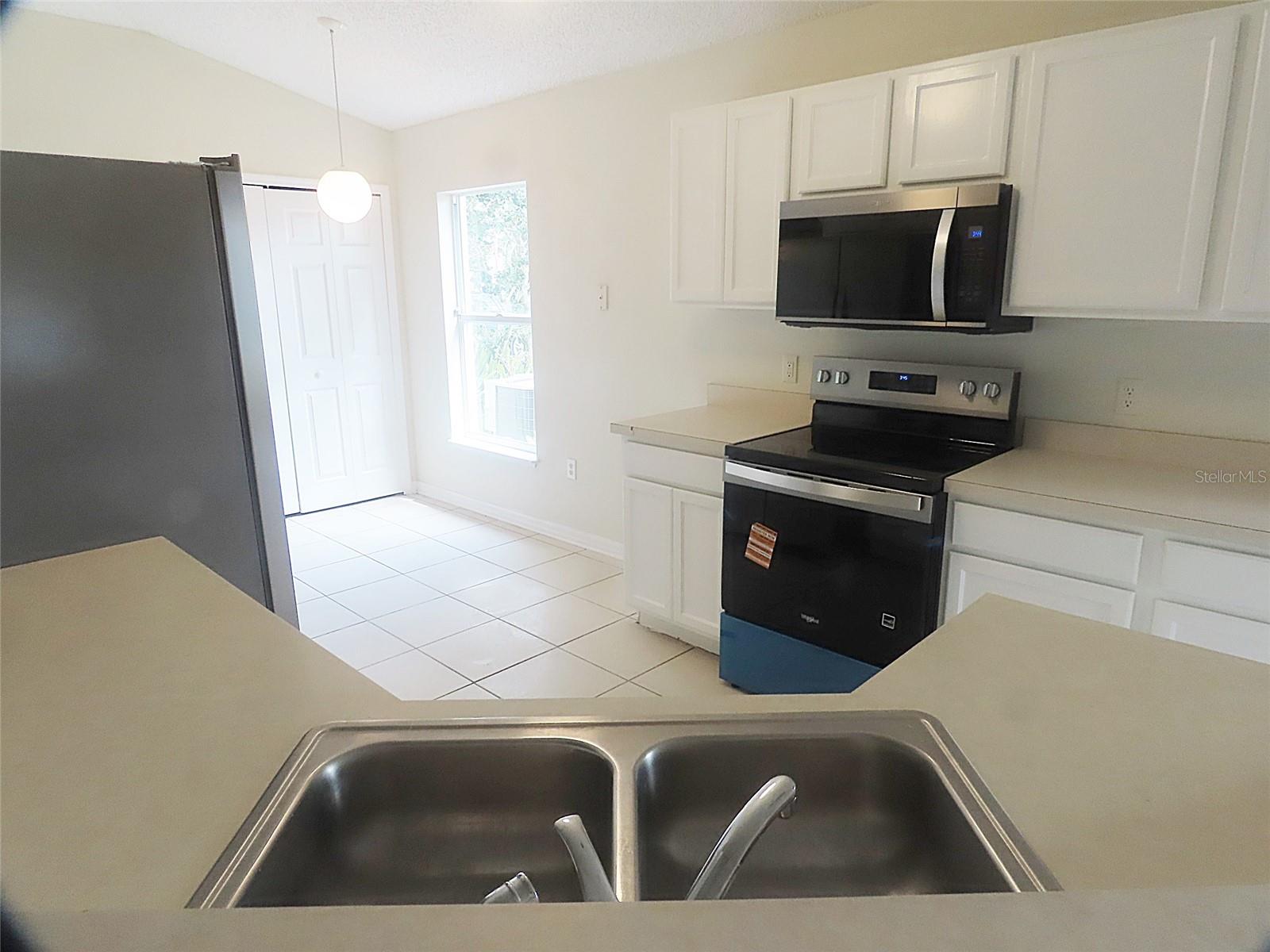 CROWN COLONY SUB - Residential