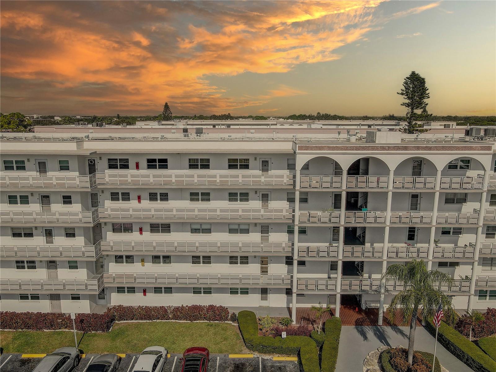 FIVE TOWNS OF ST PETE - Residential