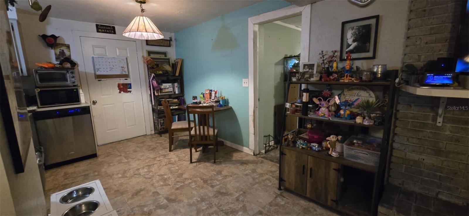 KNOLLWOOD VILLAGE - Residential