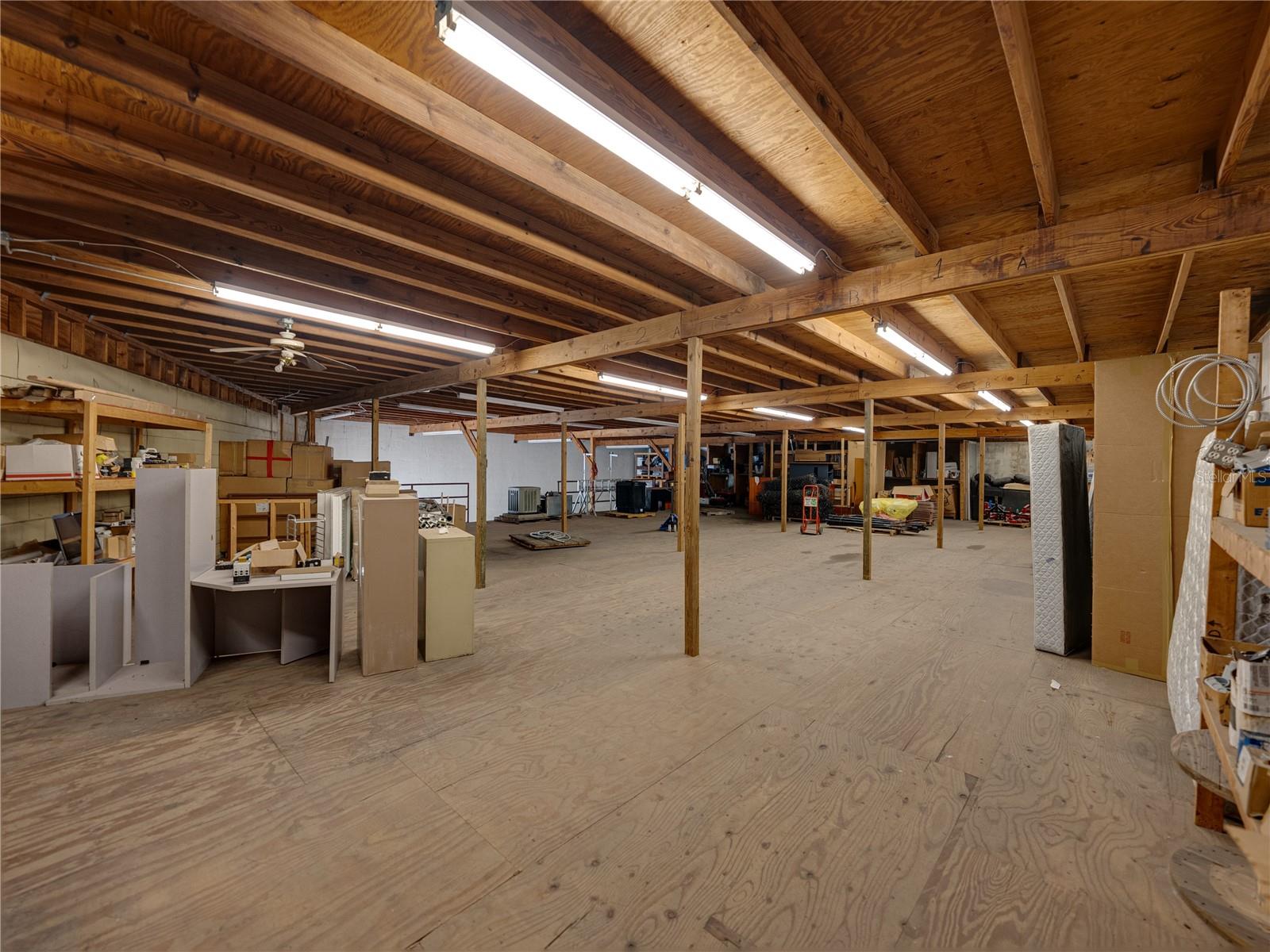 INWOOD - Commercial Sale