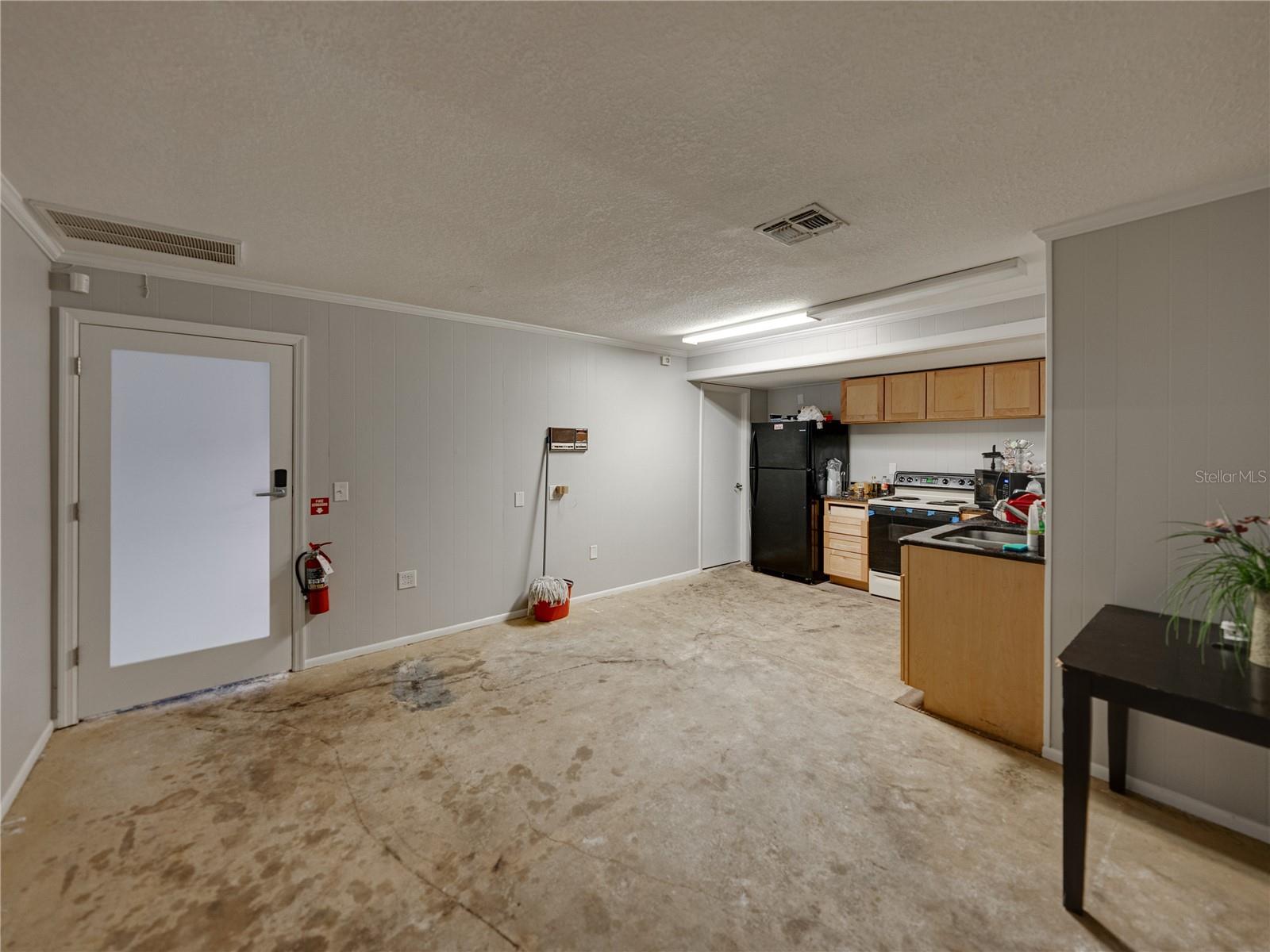 INWOOD - Commercial Sale