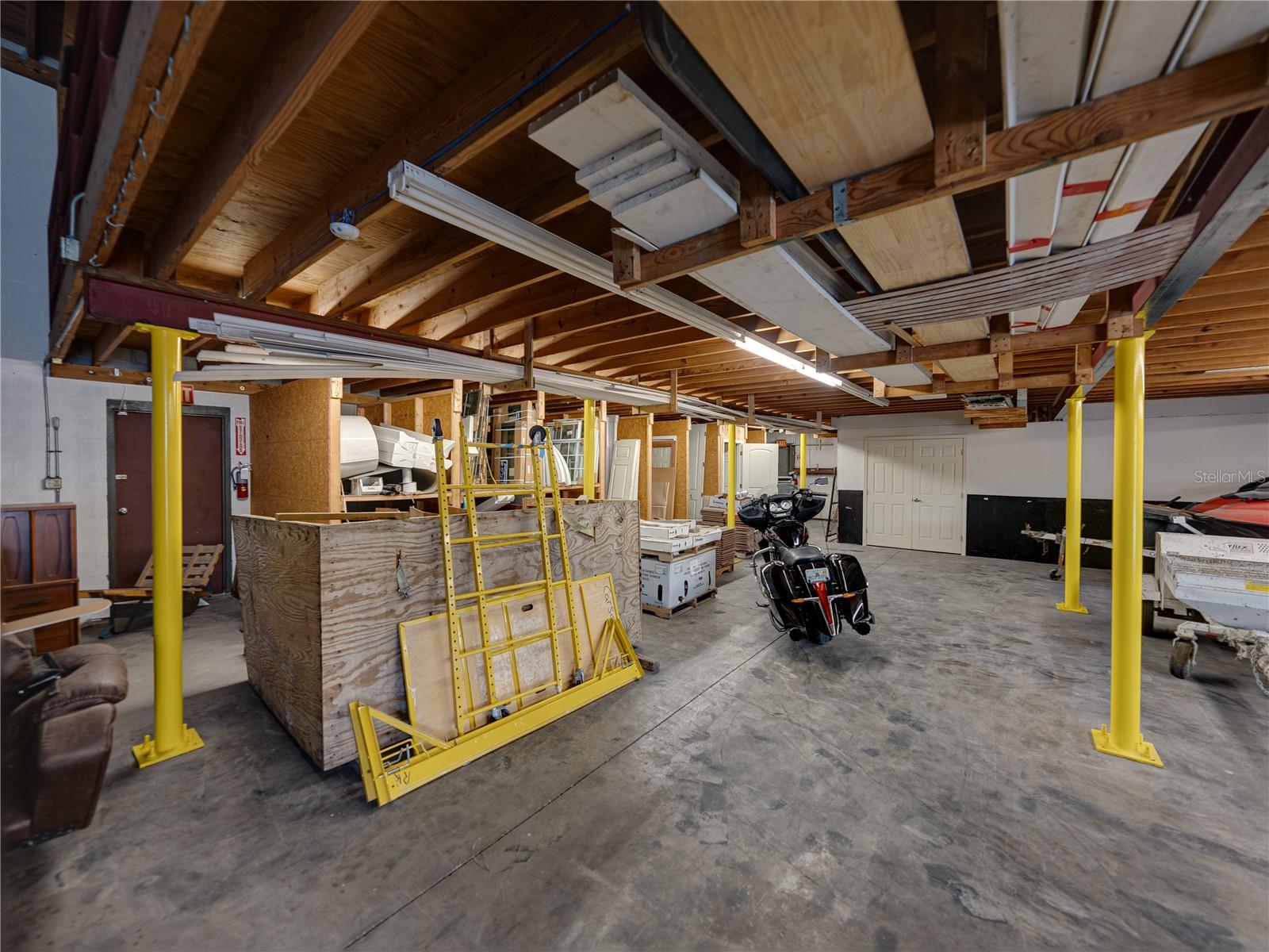 INWOOD - Commercial Sale