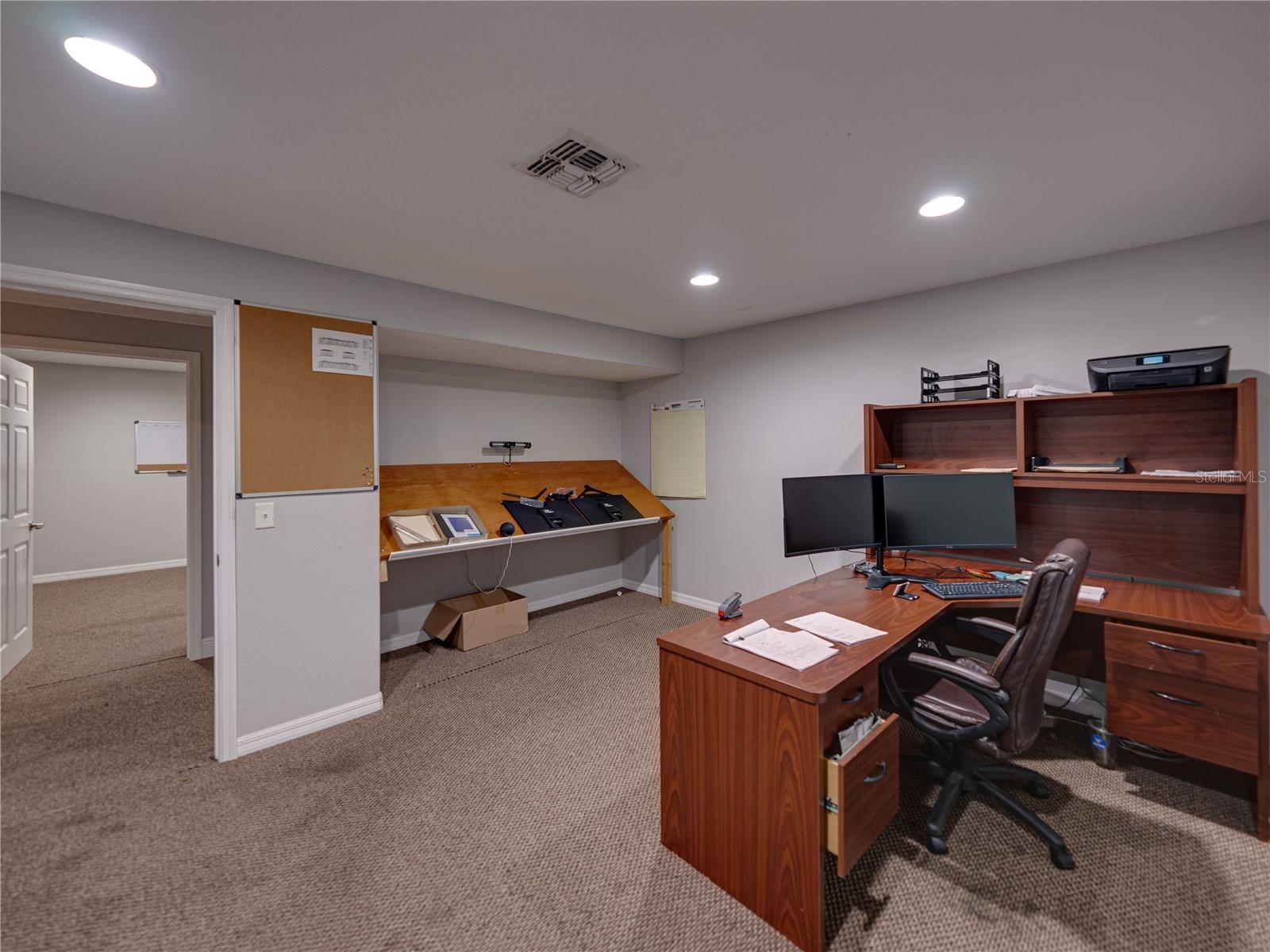 INWOOD - Commercial Sale