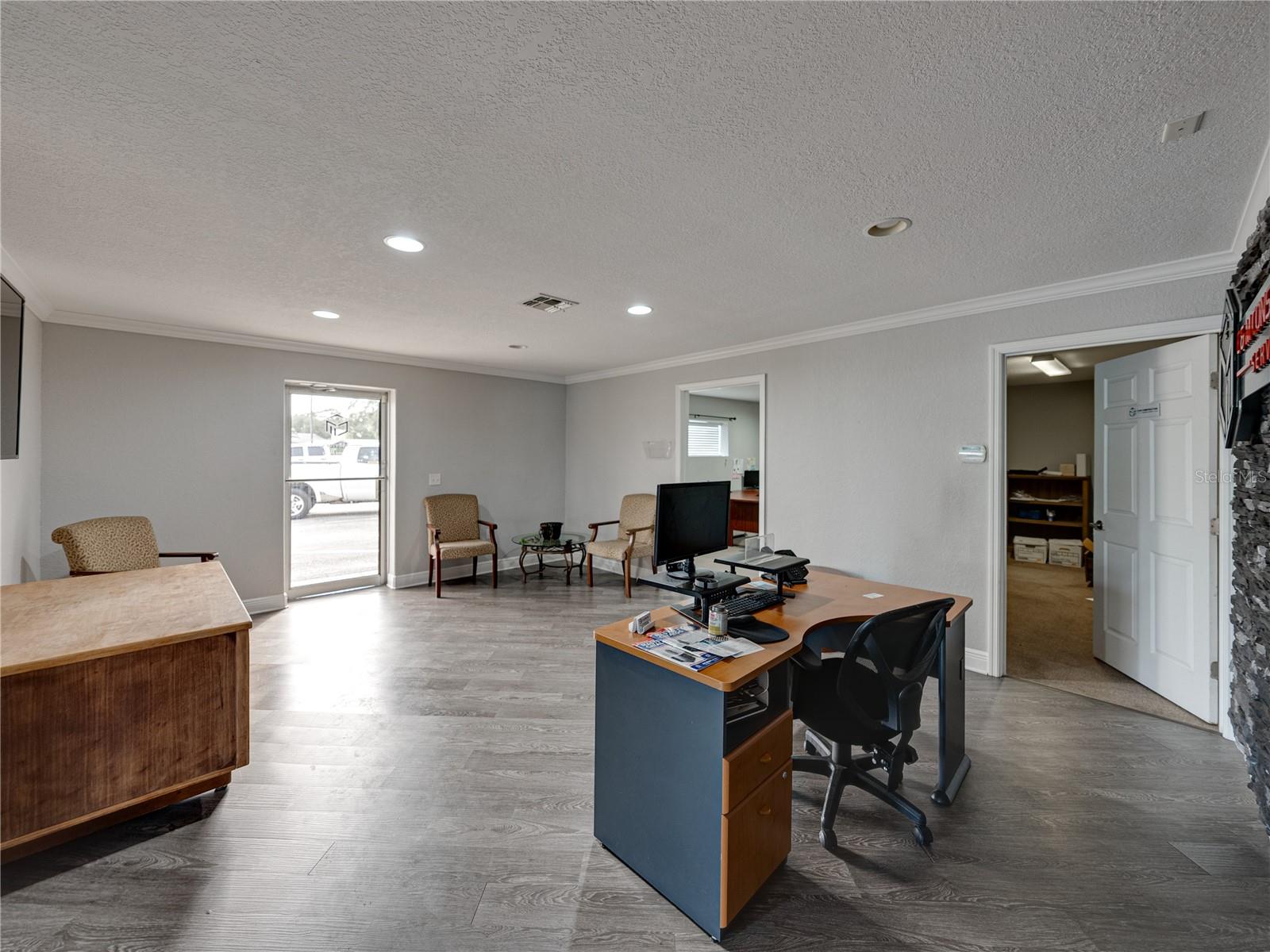 INWOOD - Commercial Sale