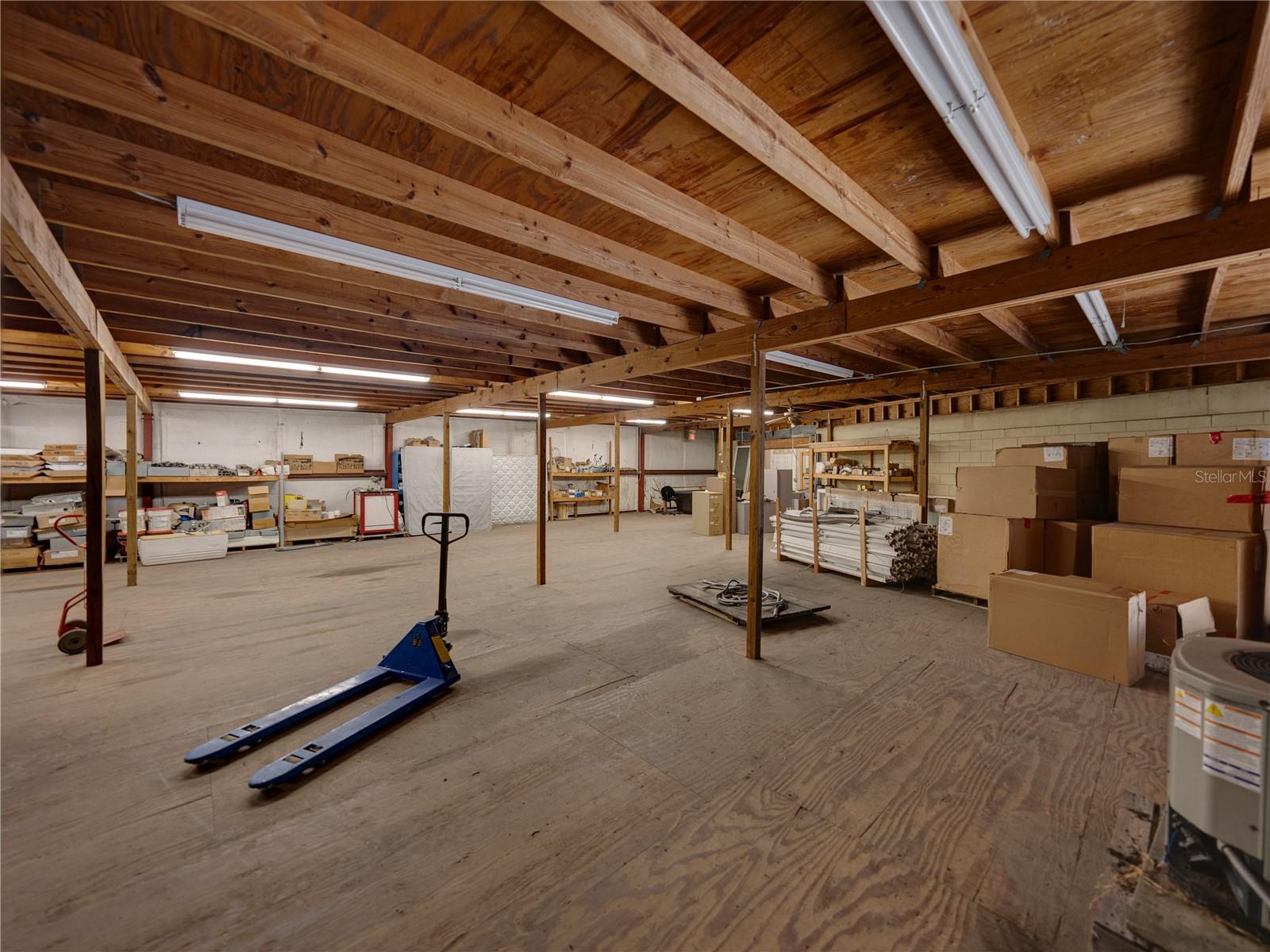 INWOOD - Commercial Sale