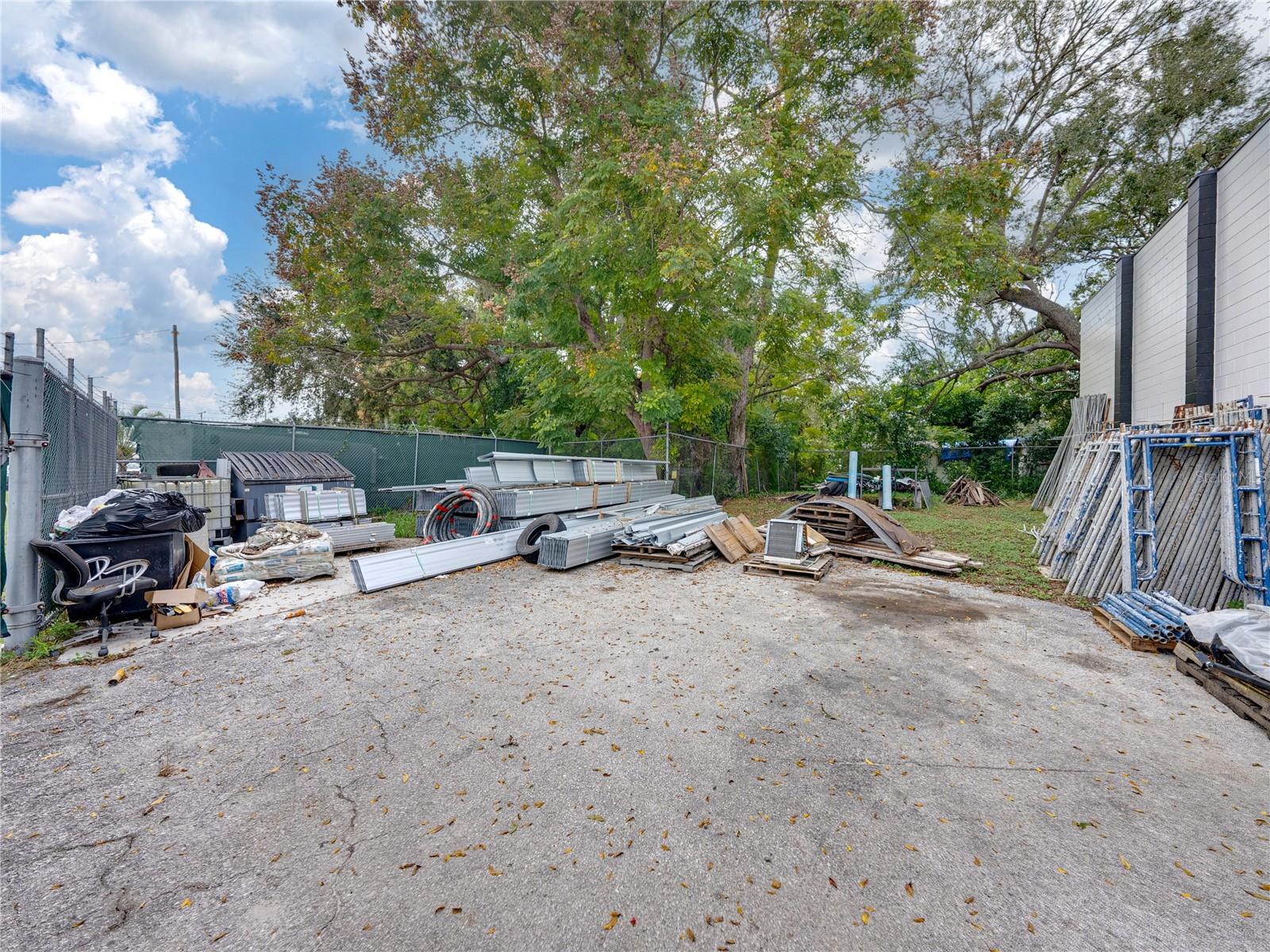 INWOOD - Commercial Sale