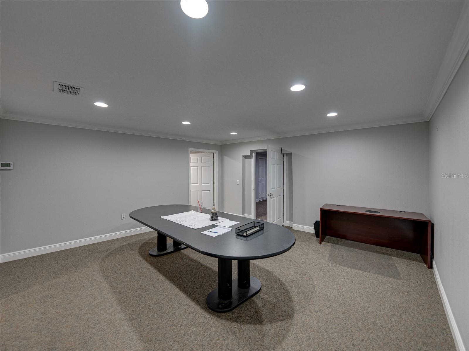 INWOOD - Commercial Sale