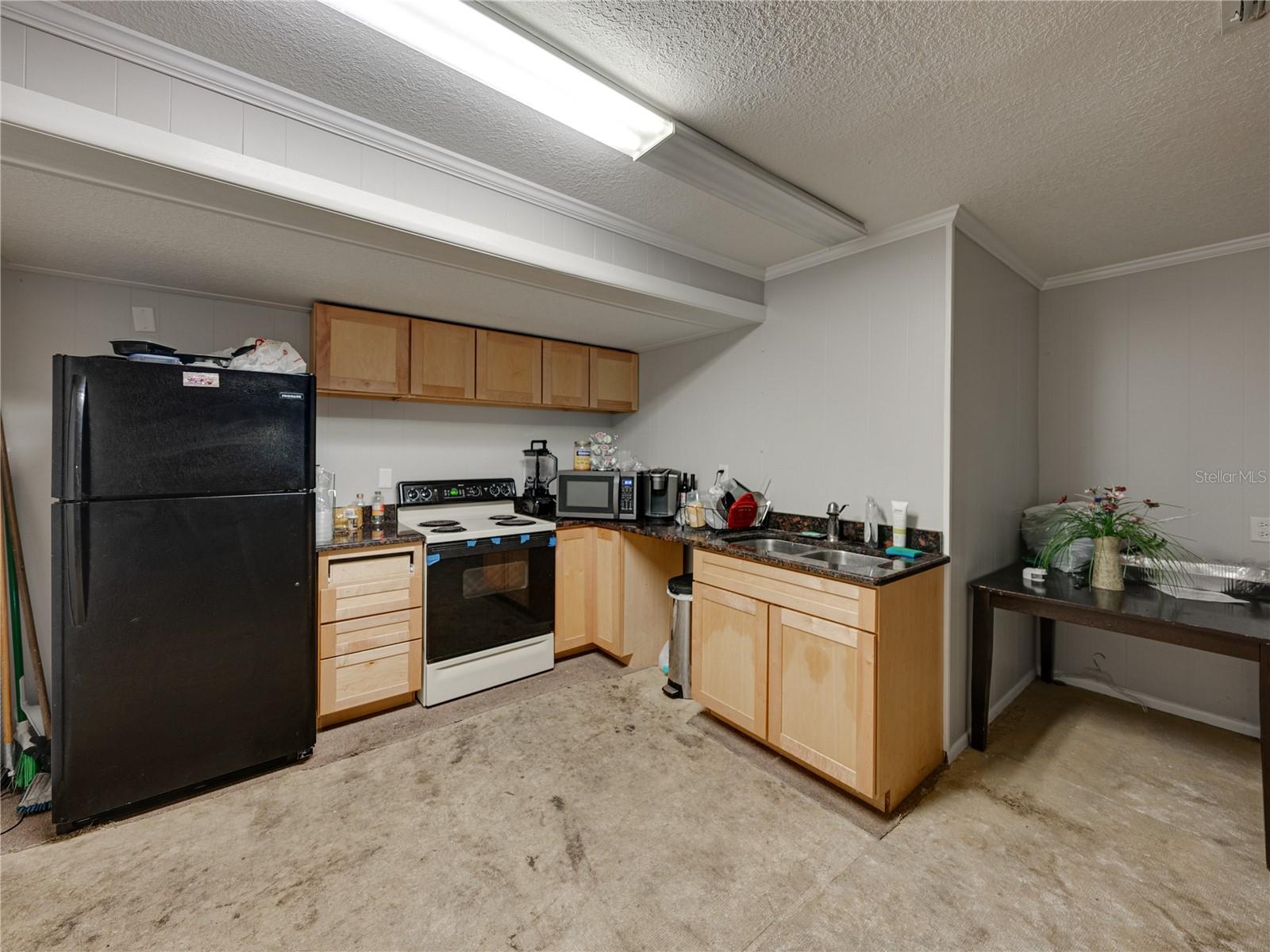 INWOOD - Commercial Sale