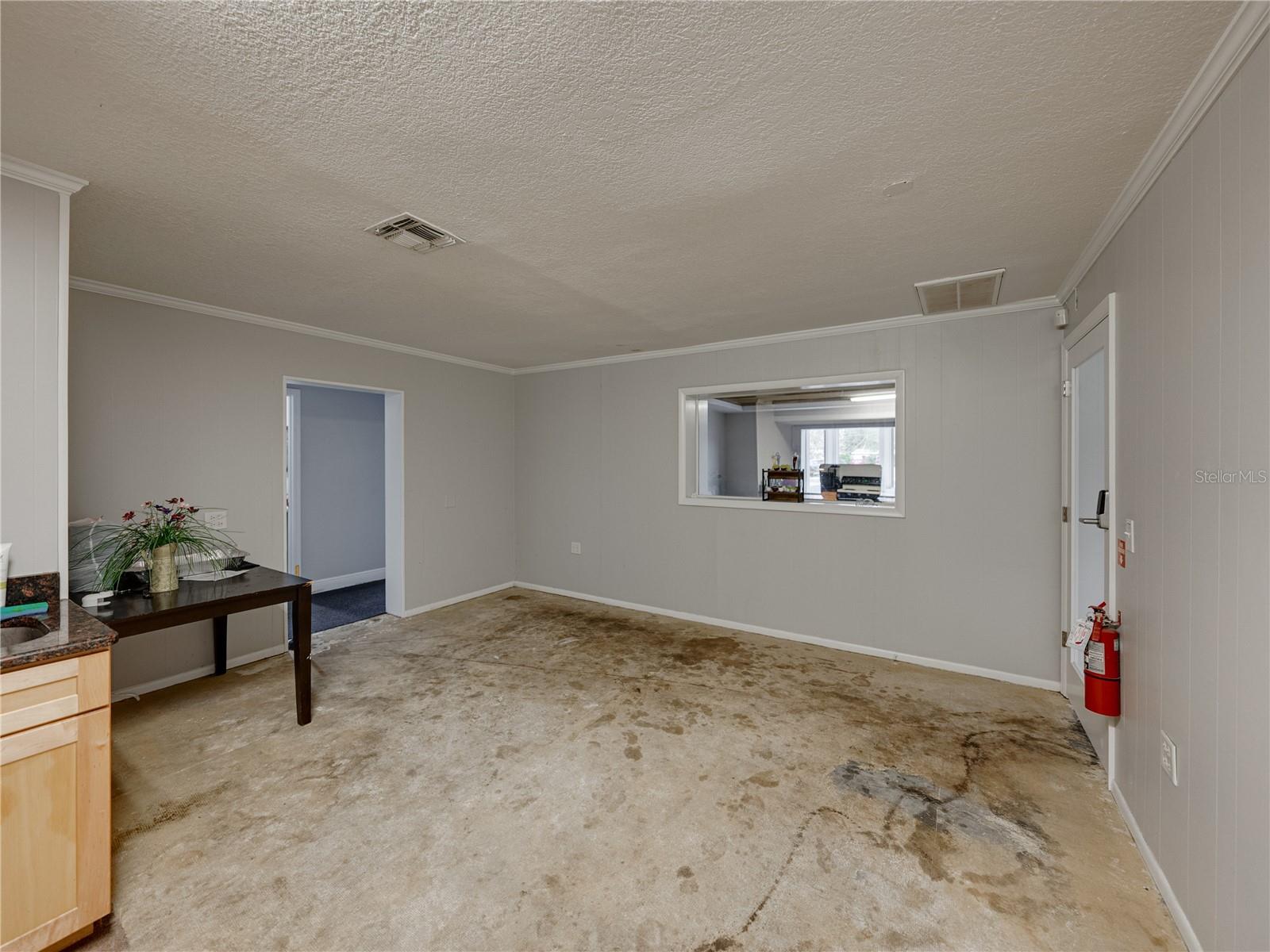 INWOOD - Commercial Sale