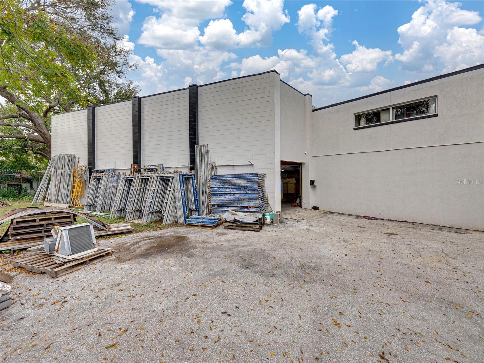 INWOOD - Commercial Sale