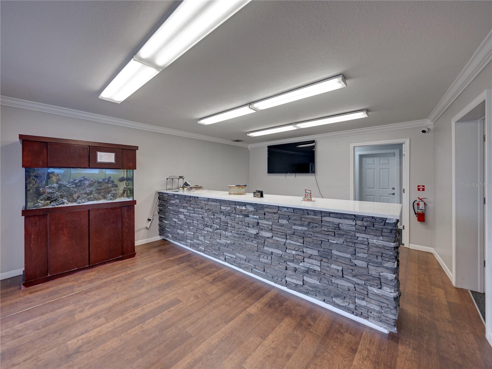 INWOOD - Commercial Sale