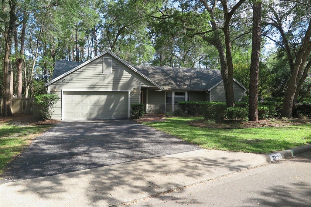 Photo of 8215 SW 47th Road, Gainesville, FL 32608 (MLS # GC541124)