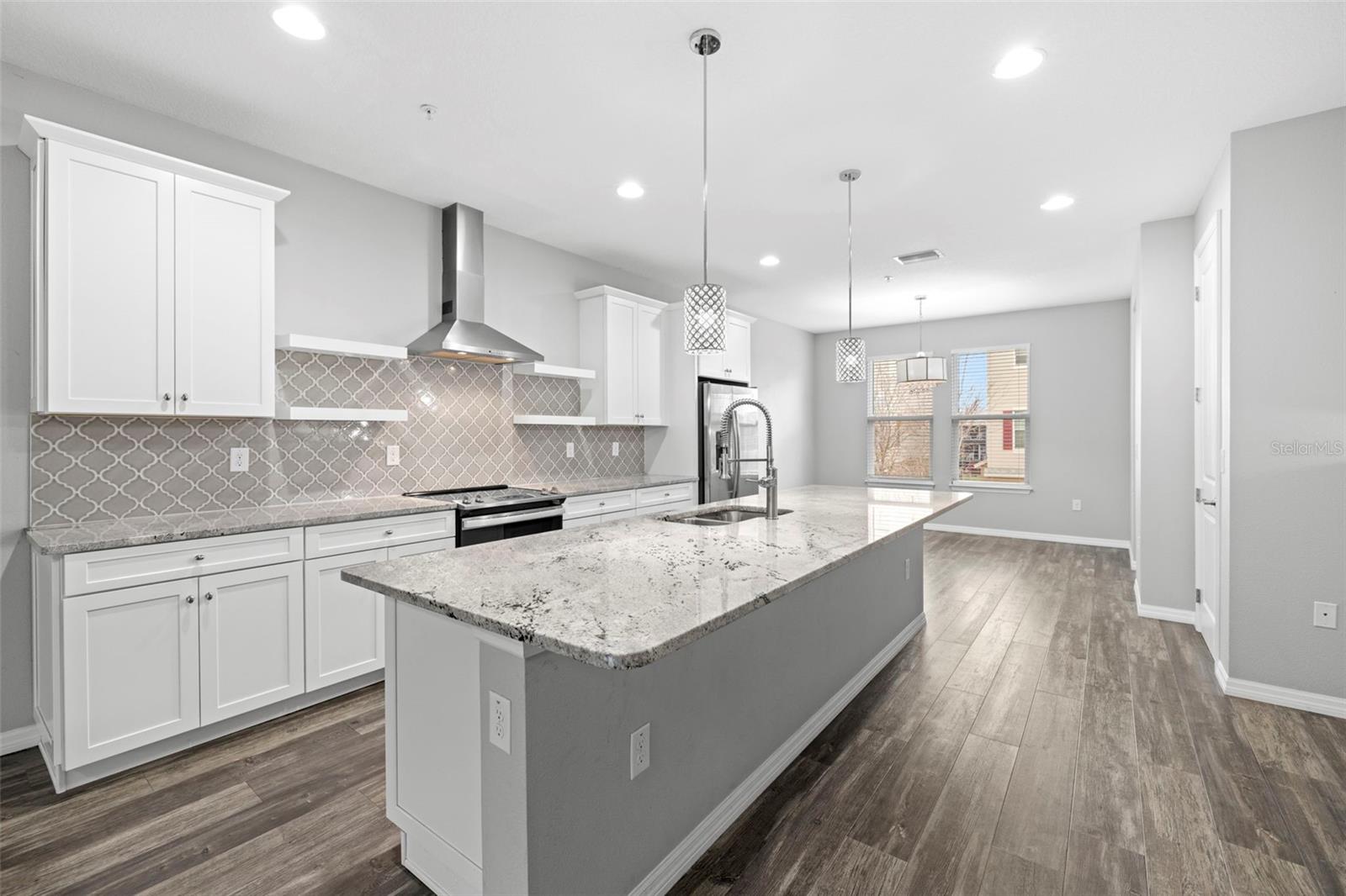 CALLISTA CAY - Residential Lease