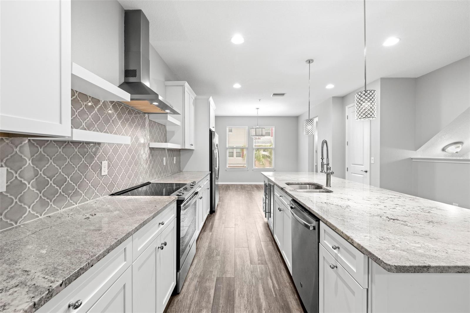 CALLISTA CAY - Residential Lease