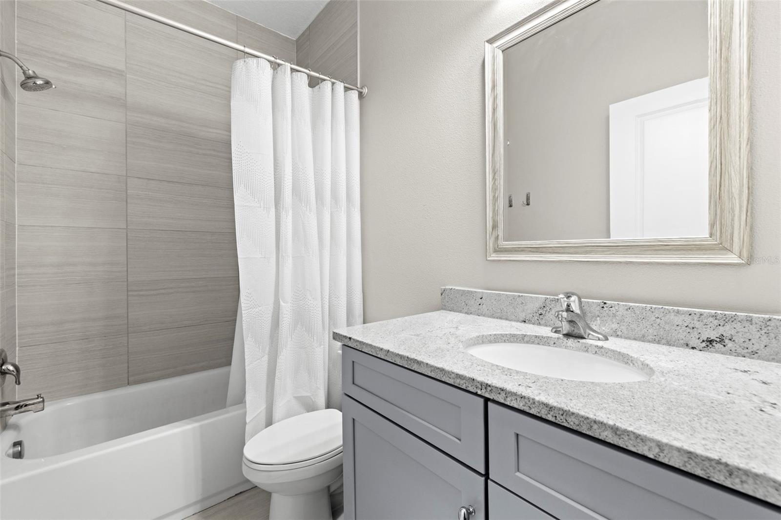CALLISTA CAY - Residential Lease