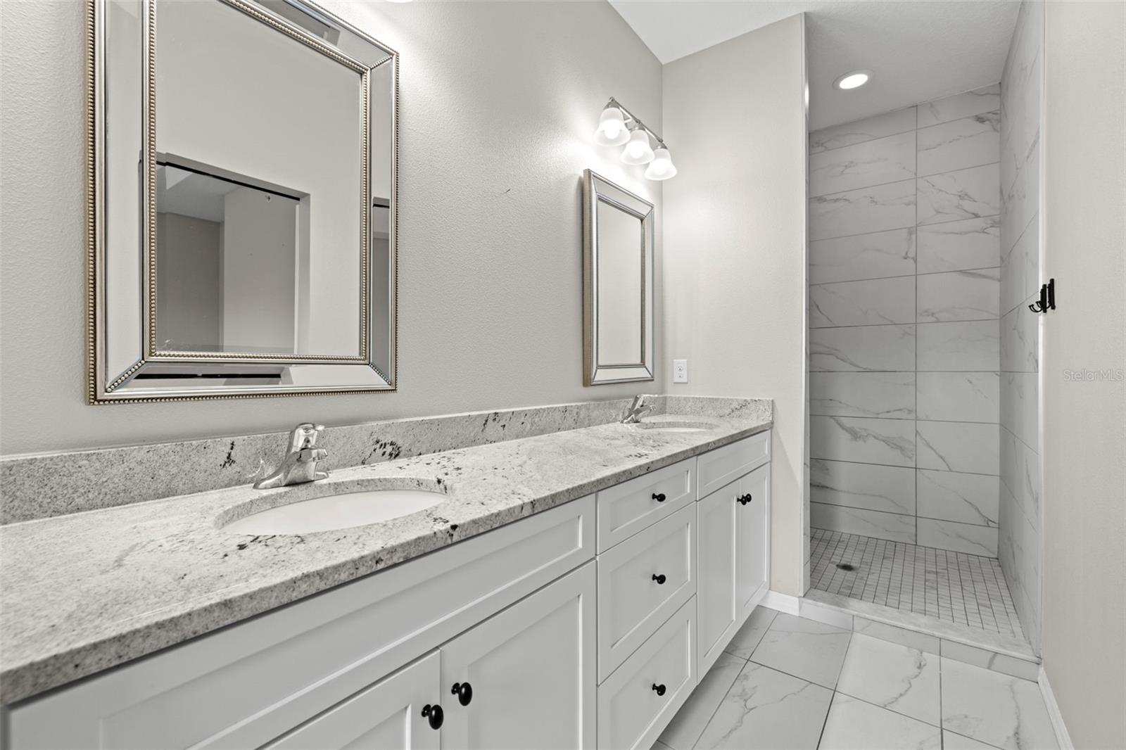 CALLISTA CAY - Residential Lease