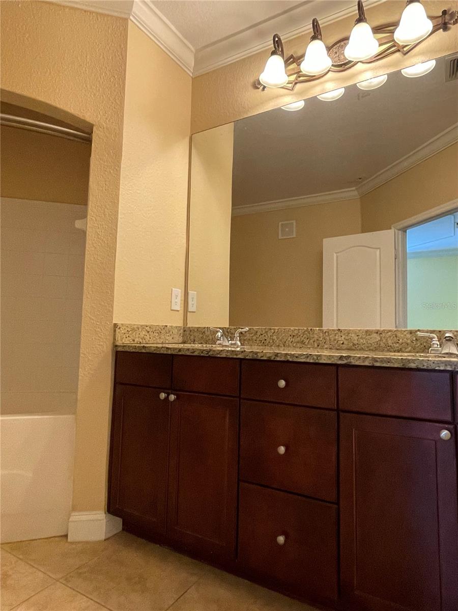 NOTTING HILL A CONDO - Residential