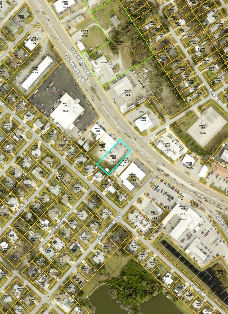 Are you a small business owner or single employee in need of a small rentable office space? Then look no further! This roughly 600 sq ft office space has loads of potential and charm. This space is part of a larger building that is very busy and highly visible as it is located directly on busy 41. It is very much a blank canvas that is ready for you to add your personal touch to. This is an ideal space for someone along the lines of a small accountant, lawyer or realtor that needs an address to hang their business at. The property is set up as a small roughly 400 sq foot office complete with a corridor and extra storage room totaling an additional 200 sq feet. This is a very unique property and is priced at a remarkable margin so do NOT WAIT to schedule your showing!