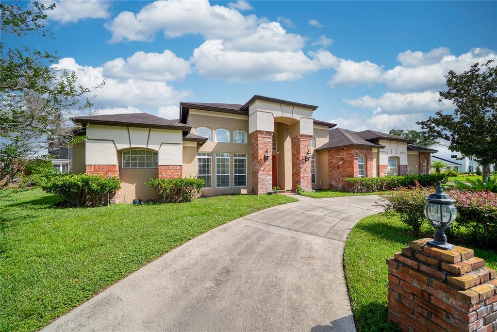 Photo of 2335 Forest Club Drive, Orlando, FL 32804 (MLS # O6433413)